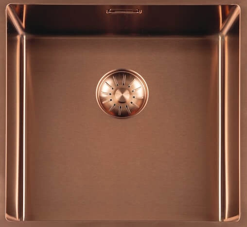 Waschbecken und Wasserhahn Right